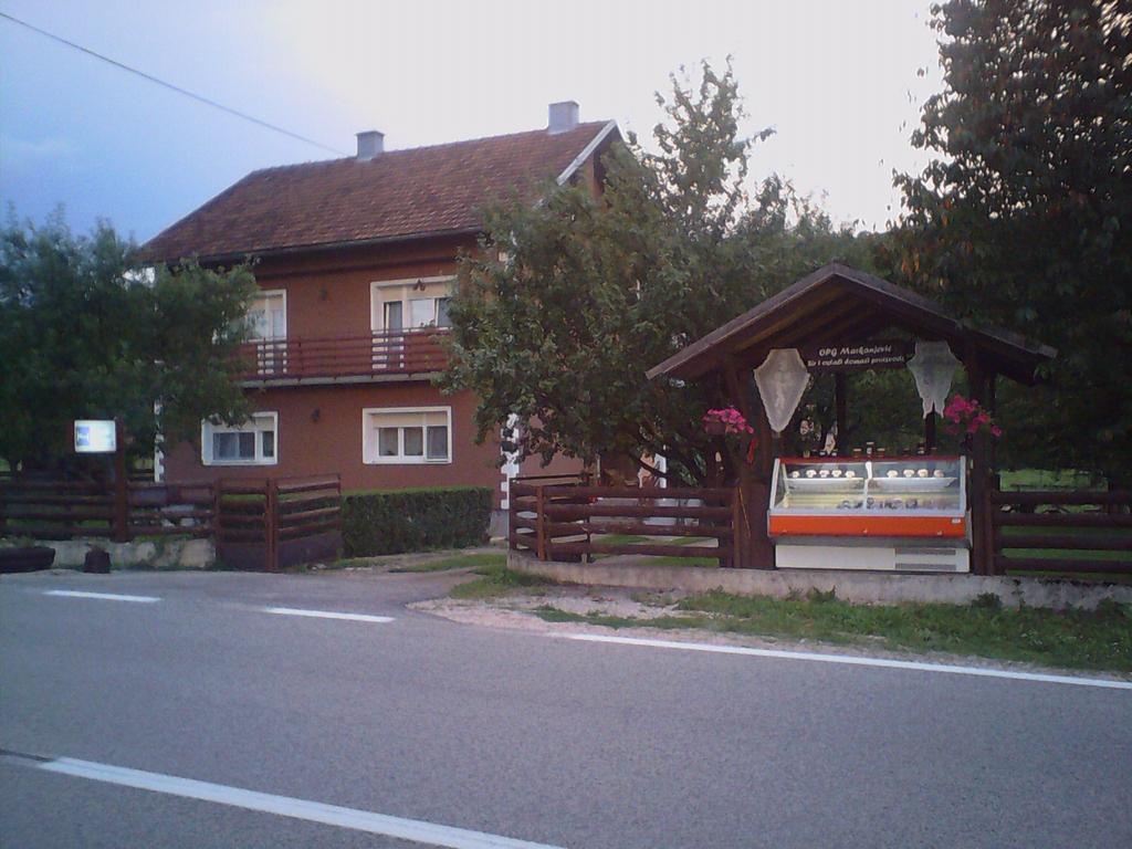 Gacka Rooms Vrhovine Esterno foto