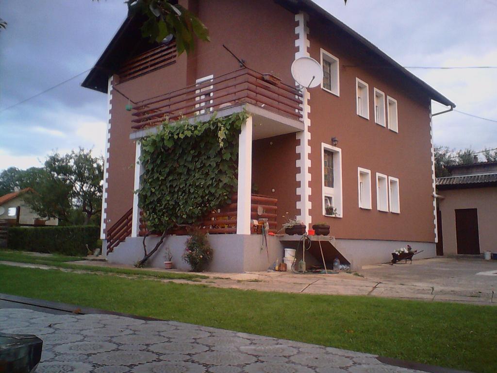 Gacka Rooms Vrhovine Esterno foto