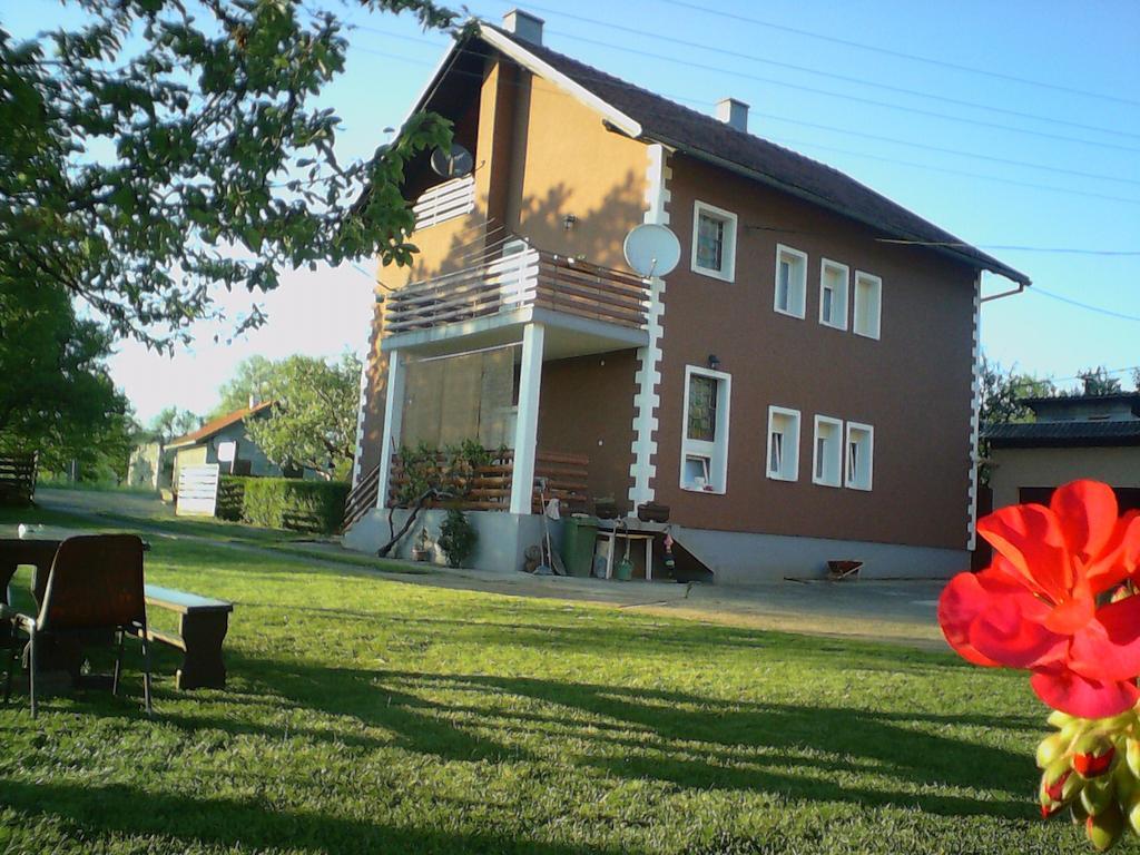 Gacka Rooms Vrhovine Esterno foto