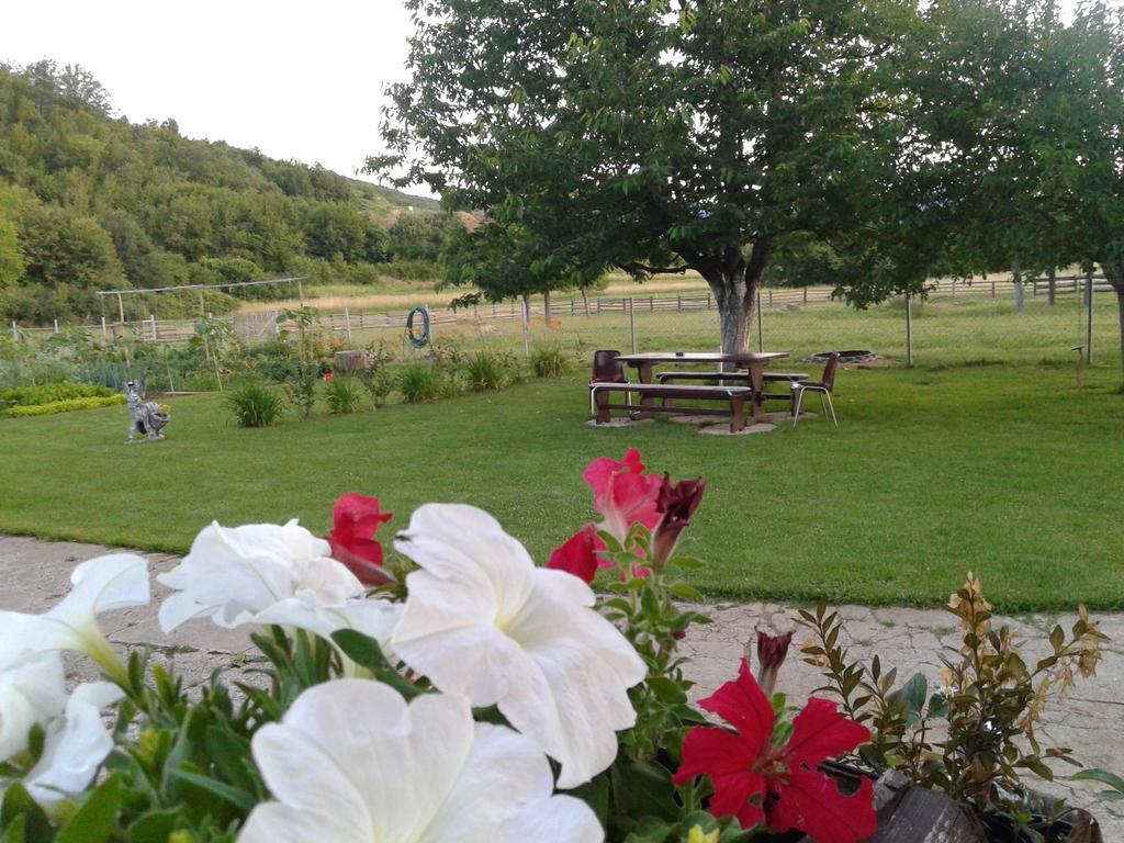 Gacka Rooms Vrhovine Esterno foto