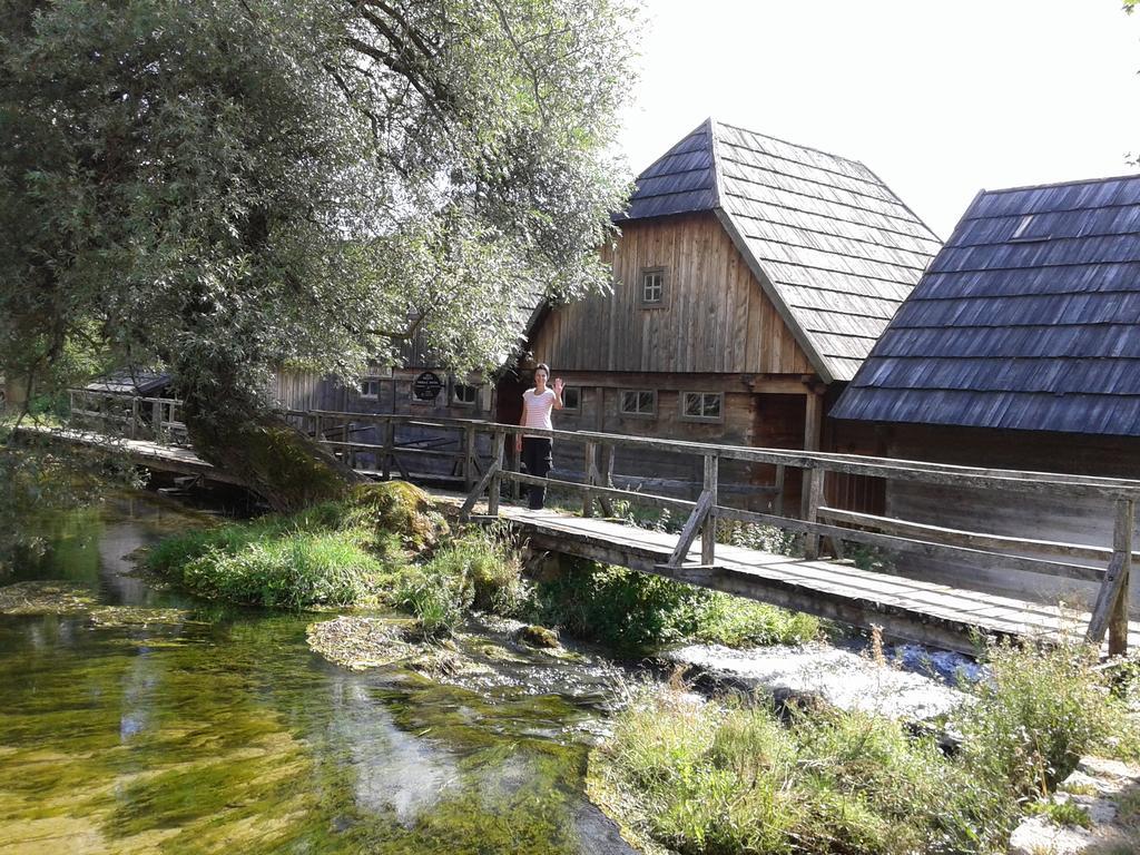 Gacka Rooms Vrhovine Esterno foto