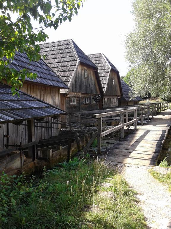 Gacka Rooms Vrhovine Esterno foto