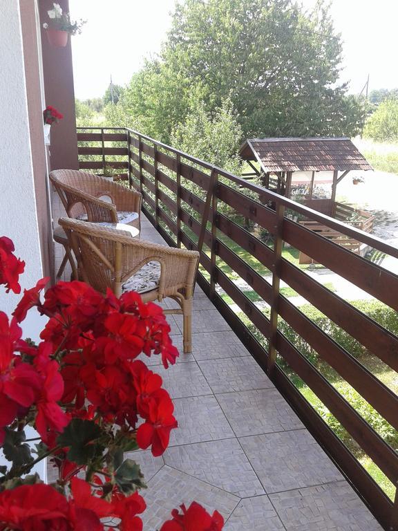 Gacka Rooms Vrhovine Esterno foto