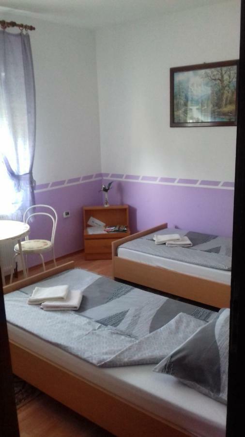 Gacka Rooms Vrhovine Esterno foto